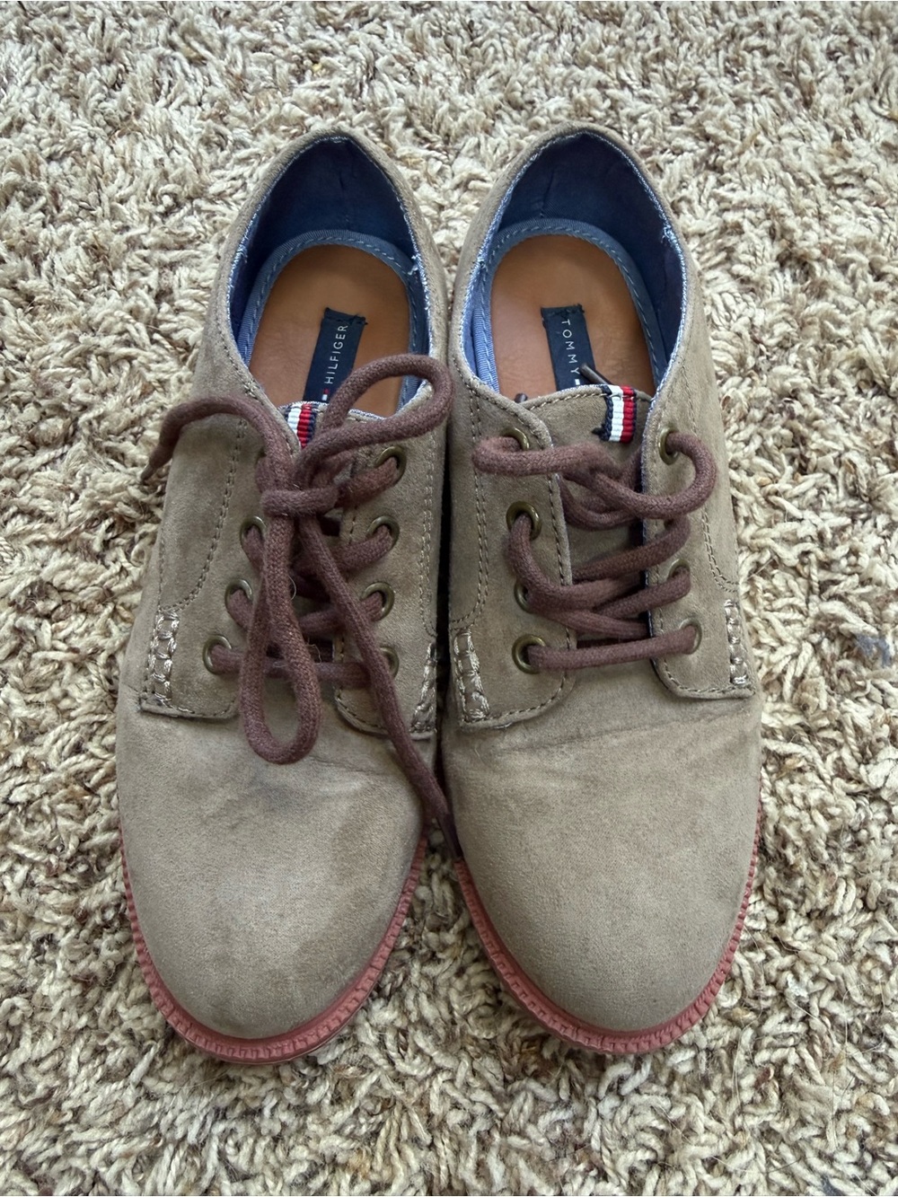 Tommy Hilfiger Taupe faux Suede dress Shoes-boys size 1 (EUC)